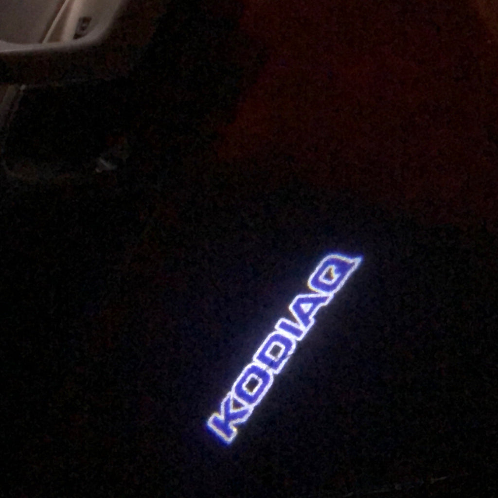 SKODA KODIAQ LOGO PROJECTOT LIGHTS Nr.98 (cantidad 1 = 2 Logo Film/2 luces de puerta)
