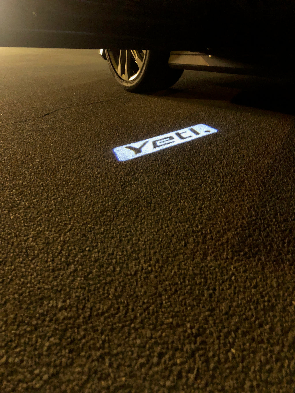 SKODA YETI LOGO LUCI Nr.113 (quantità 1 = 2 Logo Film / 2 luci porta)