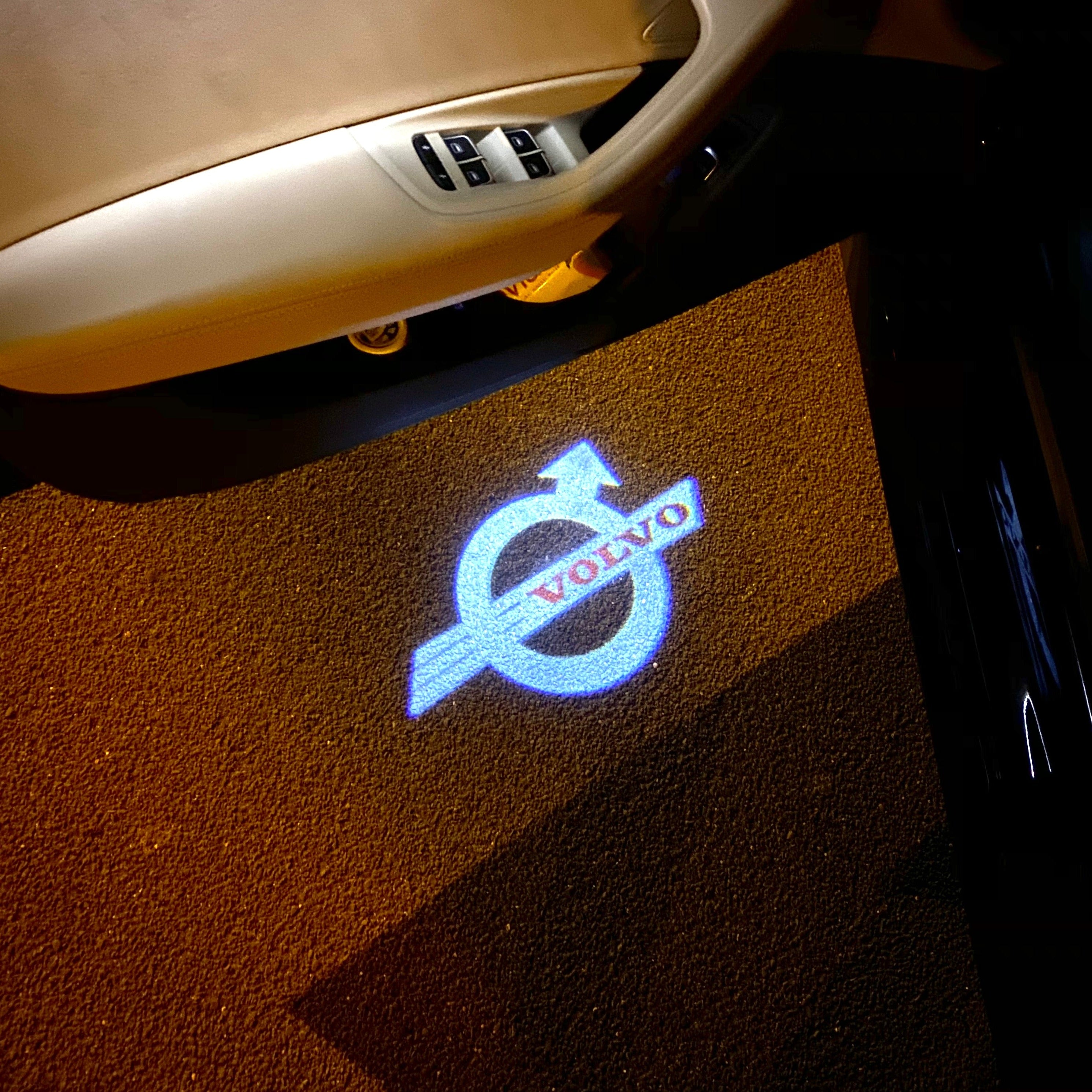 Volvo LOGO PROJECROTR LIGHTS Nr.54 (cantidad 1 = 2 logo película / 2 luces de puerta)