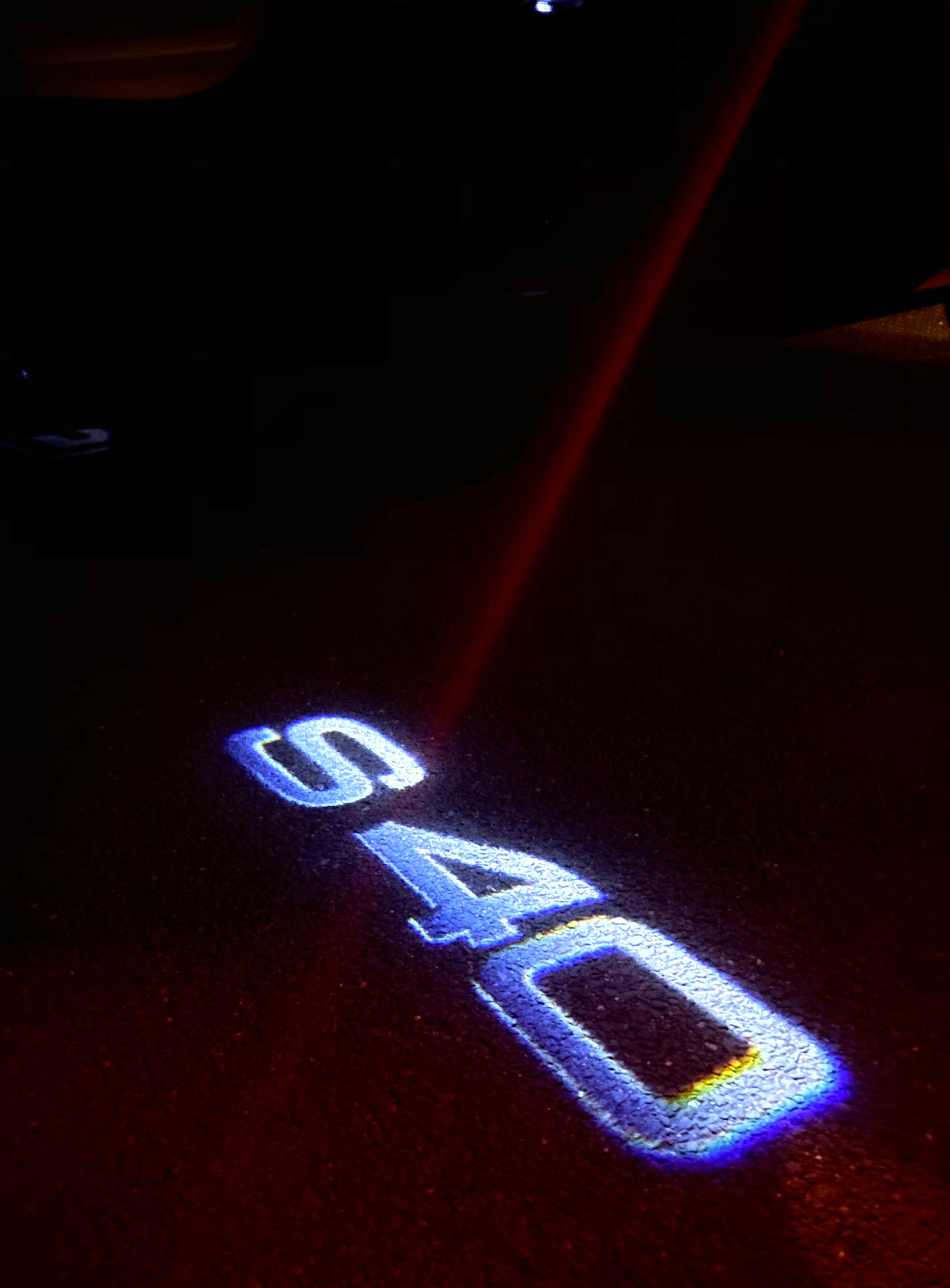 Volvo LOGO PROJECROTR LIGHTS Nr.108 (cantidad 1 = 2 logo película / 2 luces de puerta)