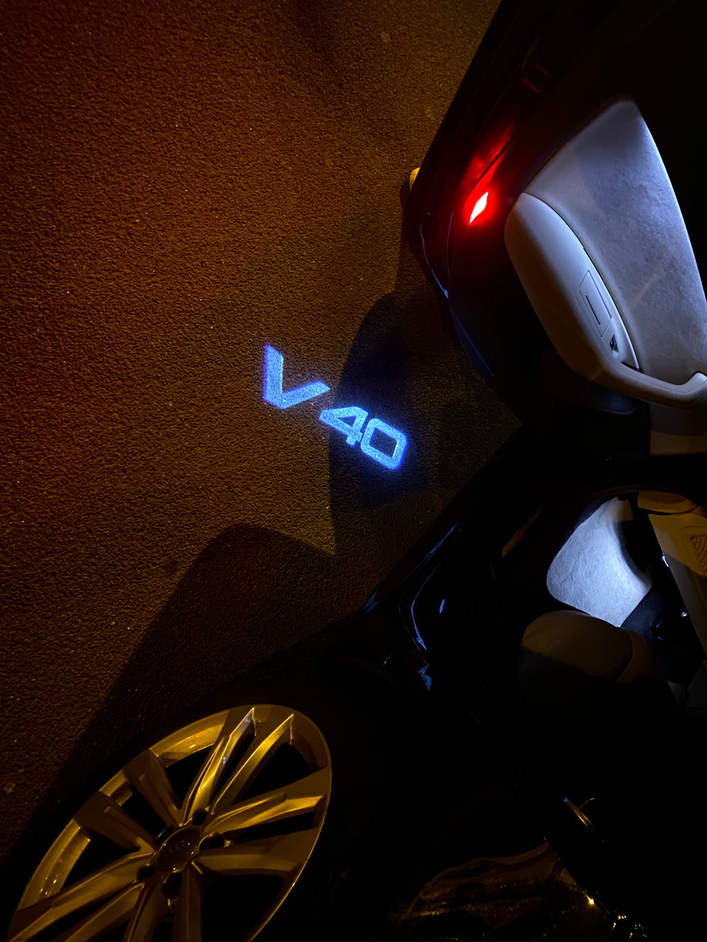 Volvo LOGO PROJECROTR LIGHTS Nr.114 (quantità 1 = 2 logo film / 2 luci porta)