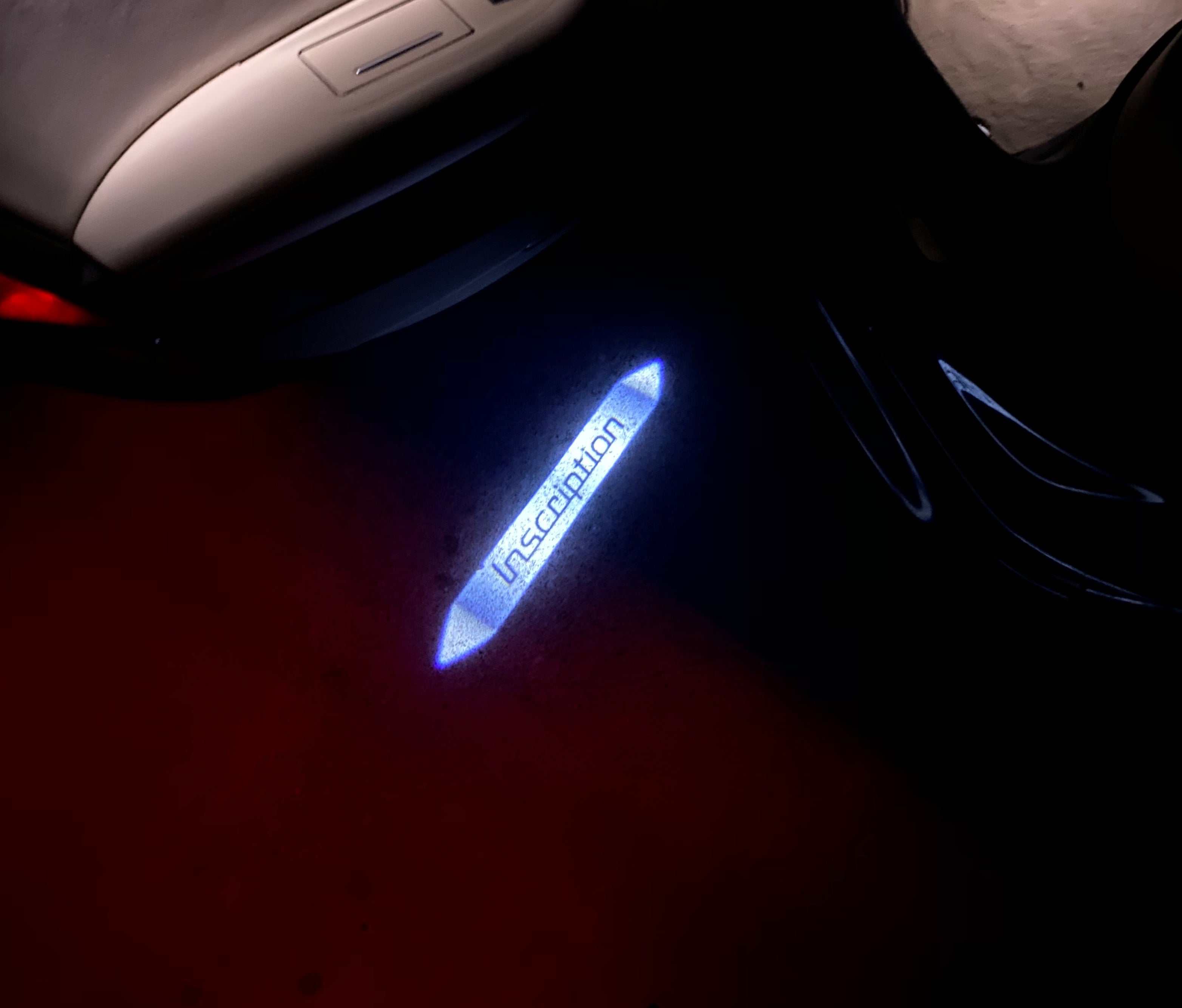 LUCES DEL PROYECTOR DEL LOGOTIPO Volvo no 79 (cantidad 1 = 2 películas con logotipo / 2 luces de puerta)