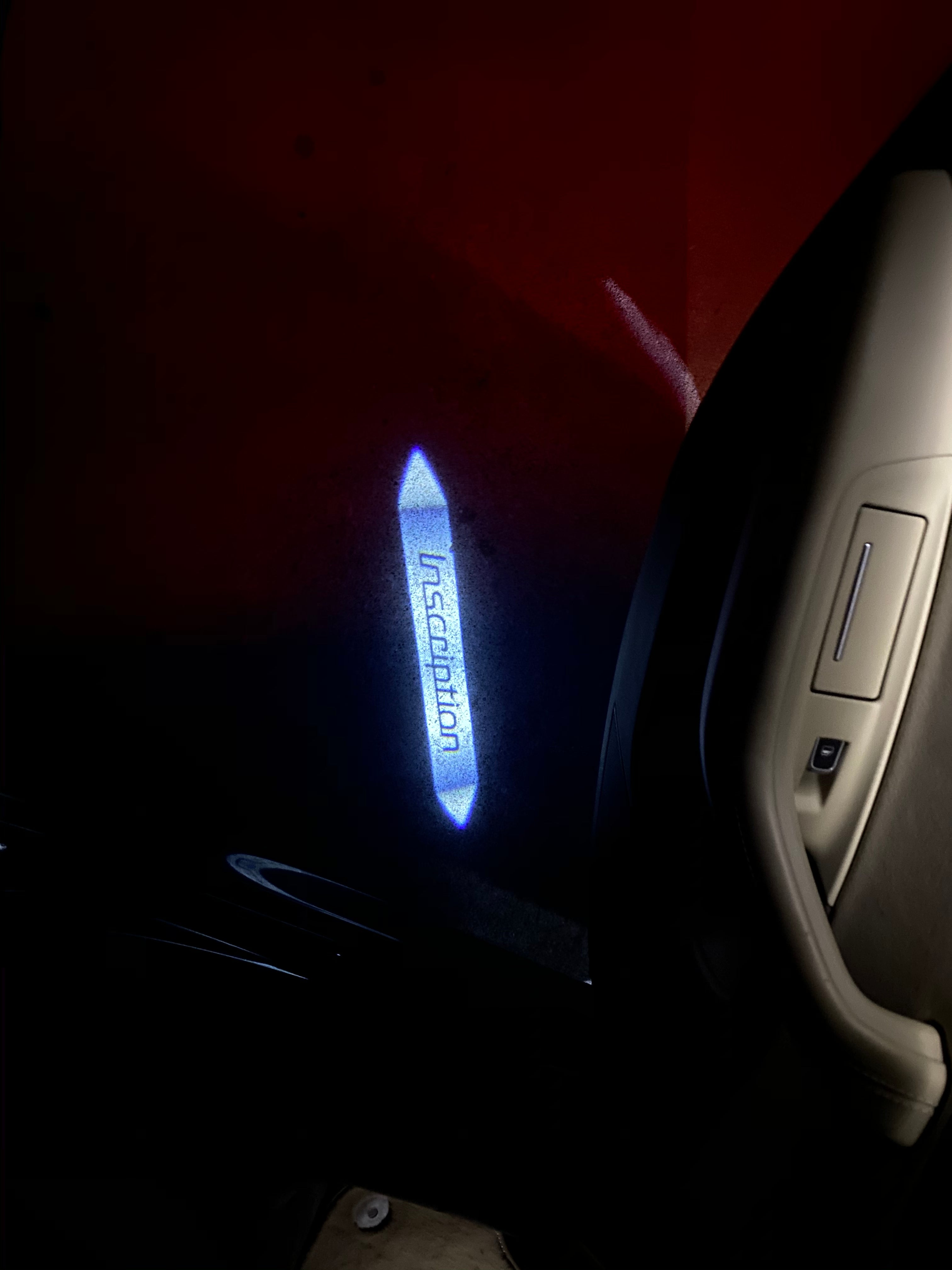 LUCES DEL PROYECTOR DEL LOGOTIPO Volvo no 79 (cantidad 1 = 2 películas con logotipo / 2 luces de puerta)