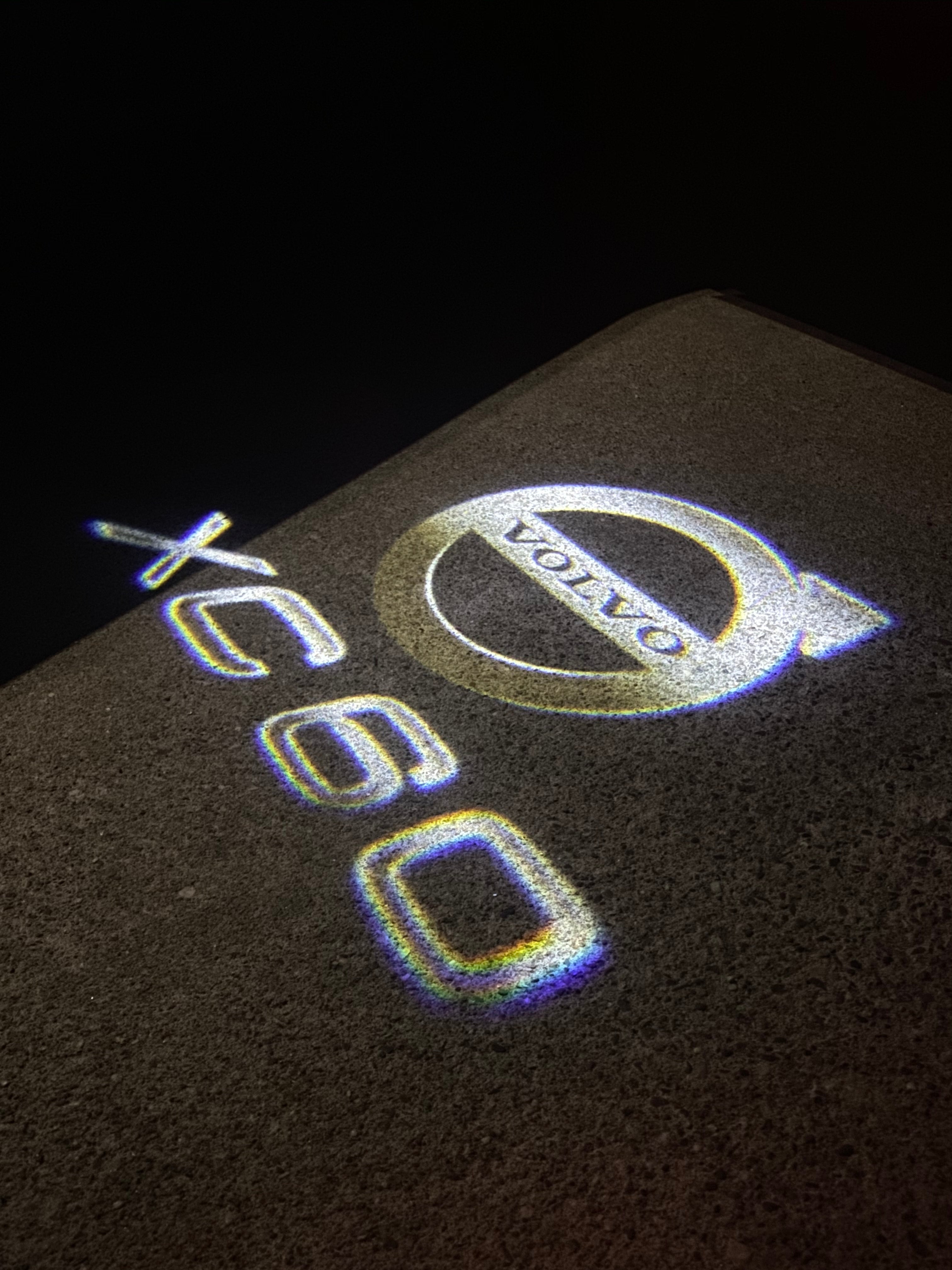 Volvo LOGO PROJECROTR LIGHTS Nr.124 (cantidad 1 = 2 logo película / 2 luces de puerta)