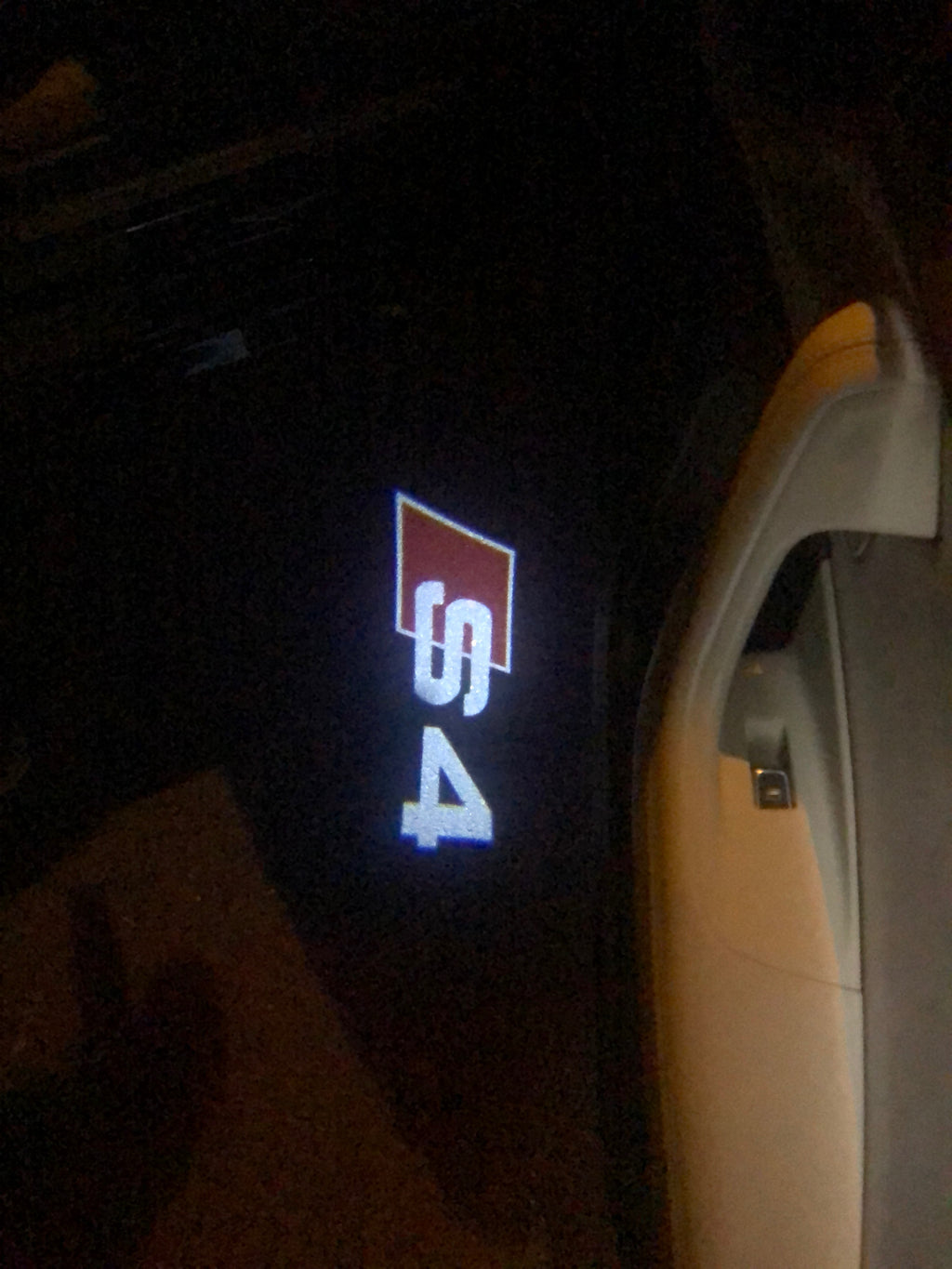 AUDI LOGO PROJECTOT LIGHTS Nr.25 (quantité 1 = 2 Logo Films /2 feux de porte)
