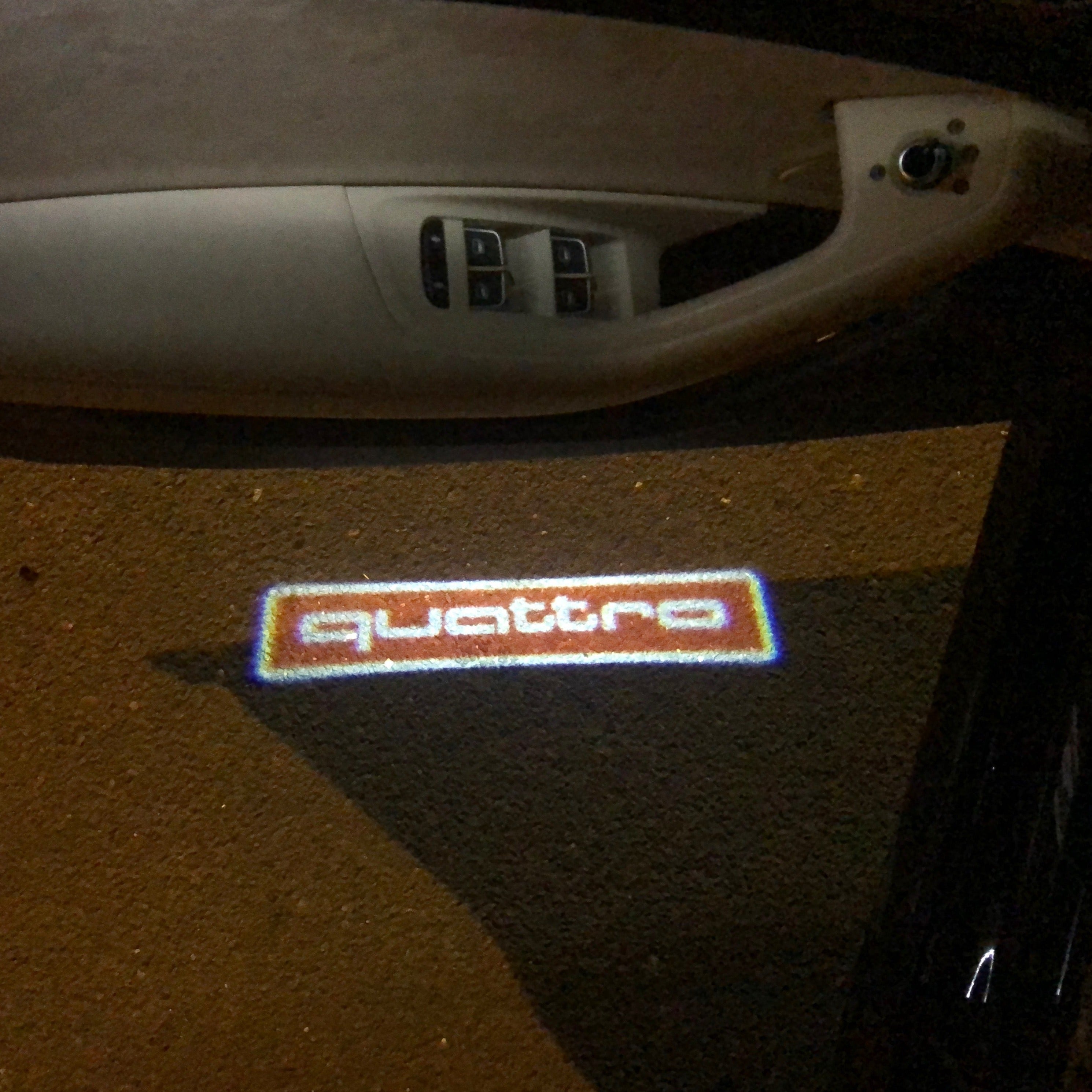 AUDI LOGO PROJECTOT LIGHTS Nr.83 (Menge 1 = 2 Logo Films / 2 Türlichter）