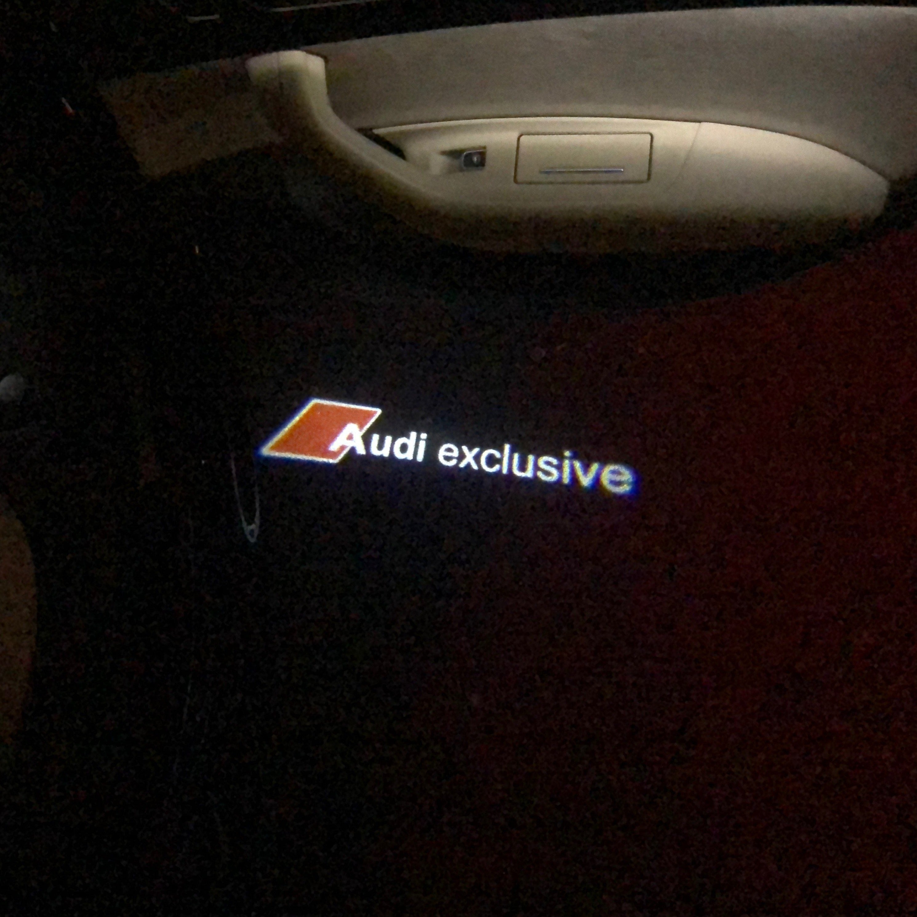 LAMPES DE PROJECTEUR AUDI LOGO Nr.70 (quantité 1 = 2 Films Logo / 2 lumières de porte)