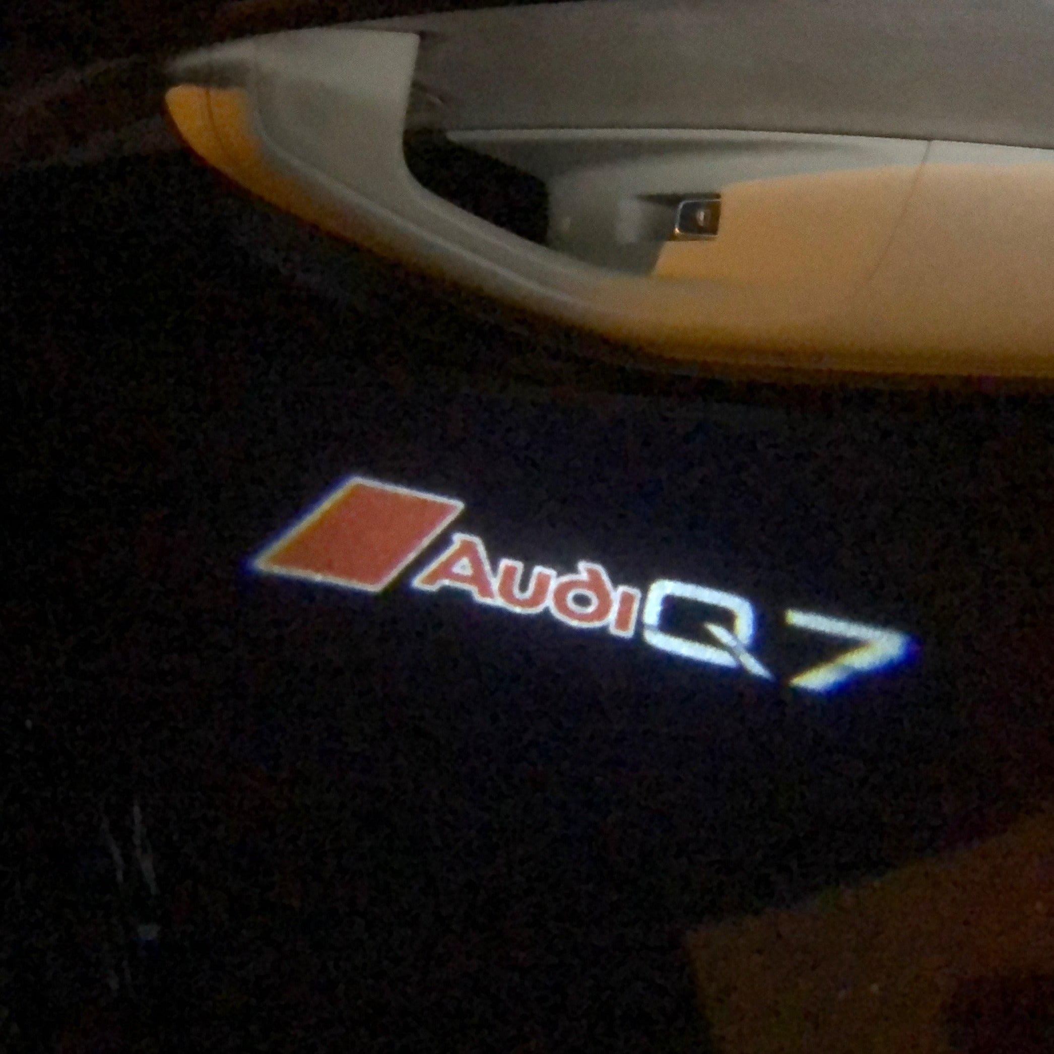 LAMPES DE PROJECTEUR AUDI LOGO Nr.82 (quantité 1 = 2 films de logo / 2 lumières de porte)