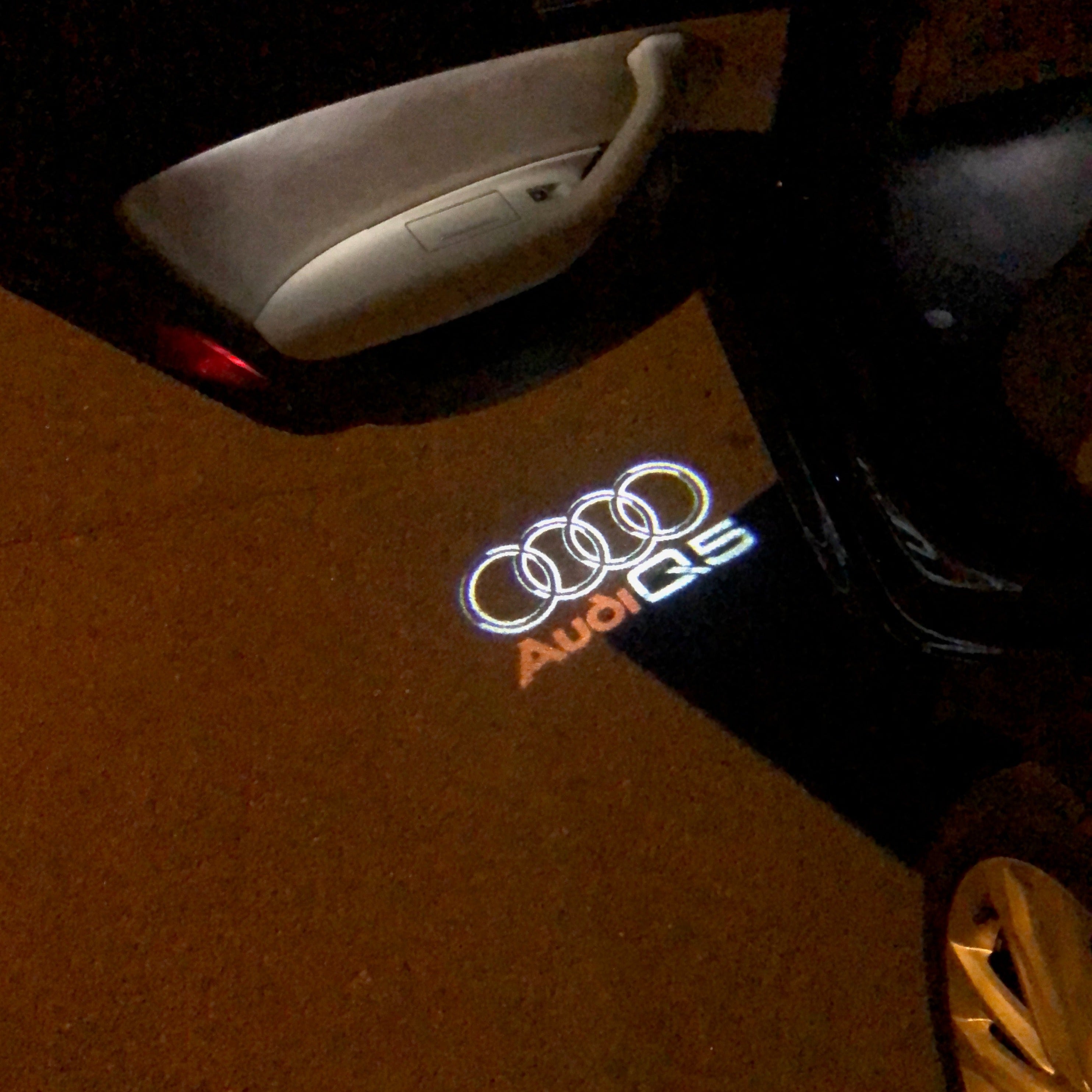 PROJECTEUR AUDI LOGO LIGHTS Nr.48 (quantité 1 = 2 Logo Films / 2 portes lumières)