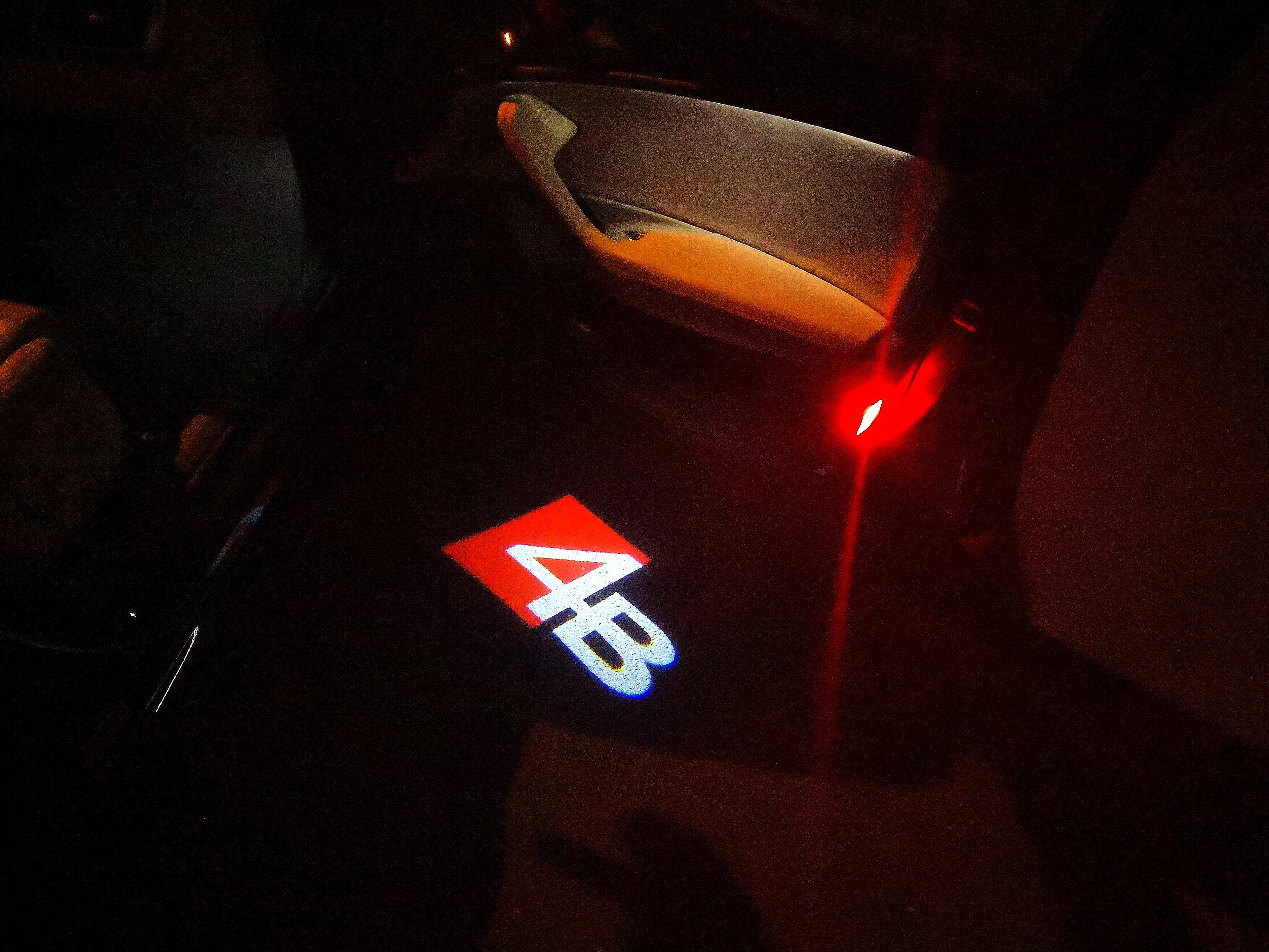 AUDI LOGO PROJECTOR LIGHTS Nr.115 (Anzahl 1 = 1 Sets / 2 Türlichter)