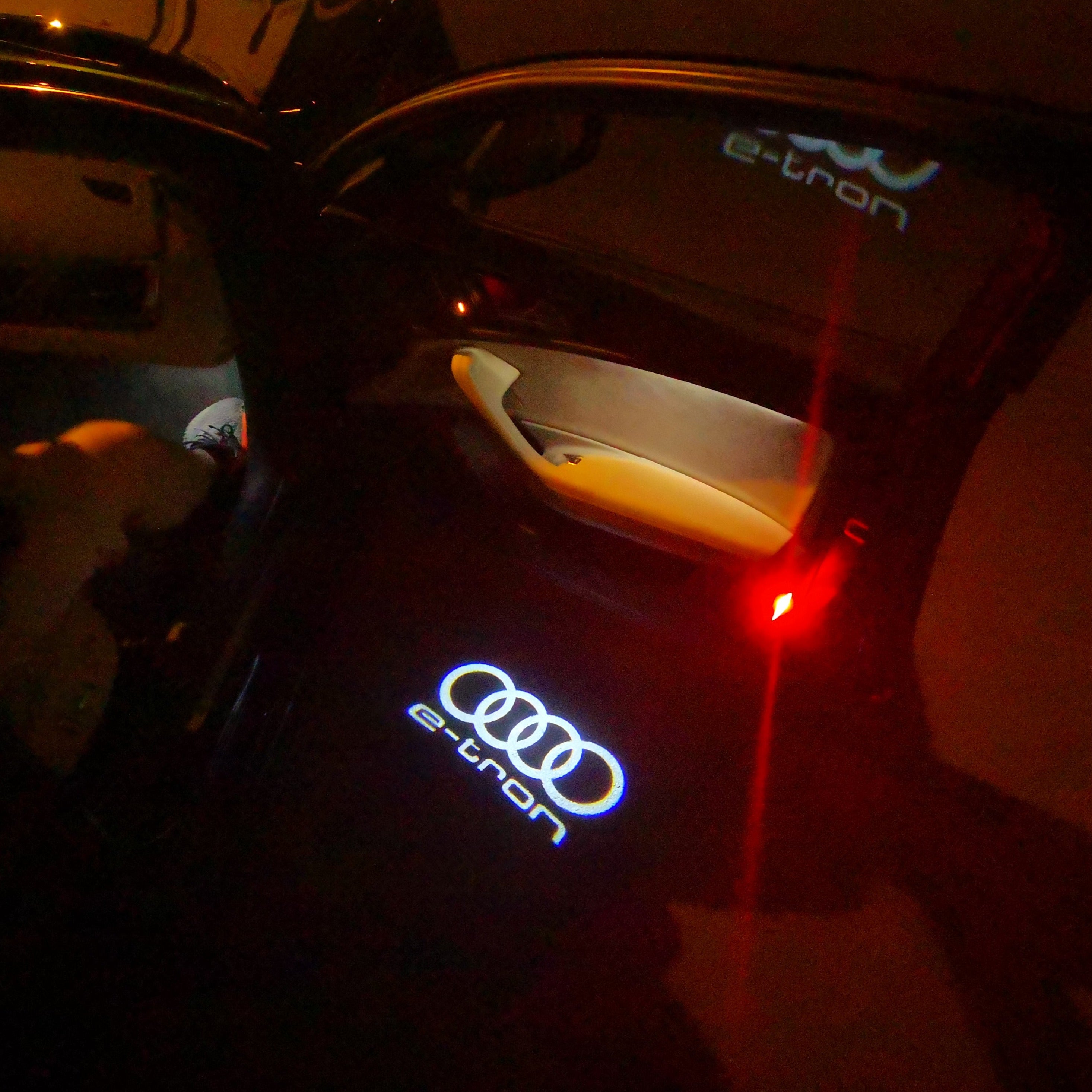 AUDI LOGO PROJECTOT LIGHTS Nr.16 (quantité 1 = 2 Logo Films / 2 feux de porte）