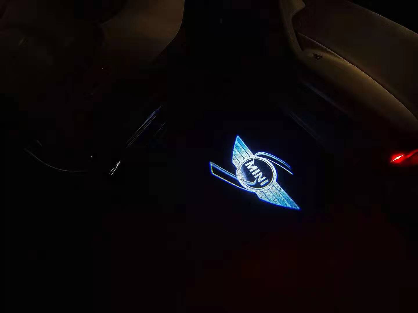 MINI S LOGO PROJECROTR LIGHTS Nr.52 (الكمية 1 = 2 شعار فيلم / 2 باب)
