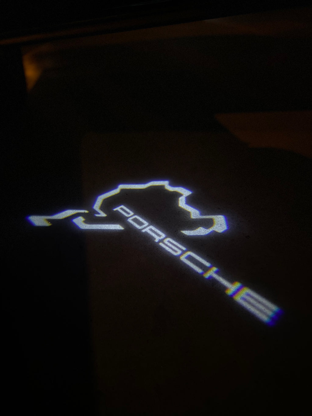 LUCI PROIETTORI LOGO ORIGINALI PORSCHE Nr.03 (quantità 1 = 2 Logo Film / 2 luci porta)