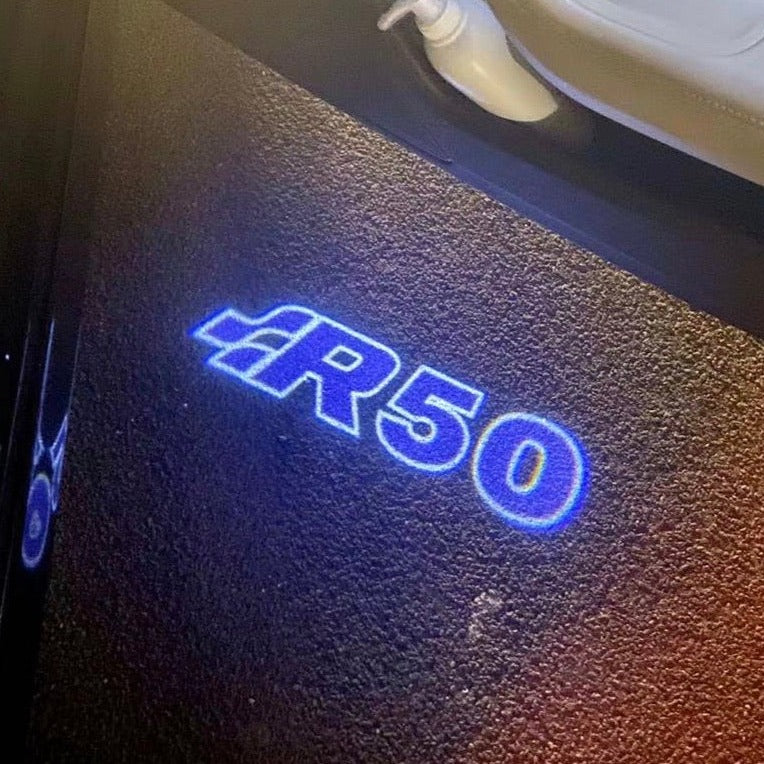Volkswagen R50 Luces de puerta Logo Nr. 142 (cantidad 1 = 2 logotipos película / 2 luces de puerta)