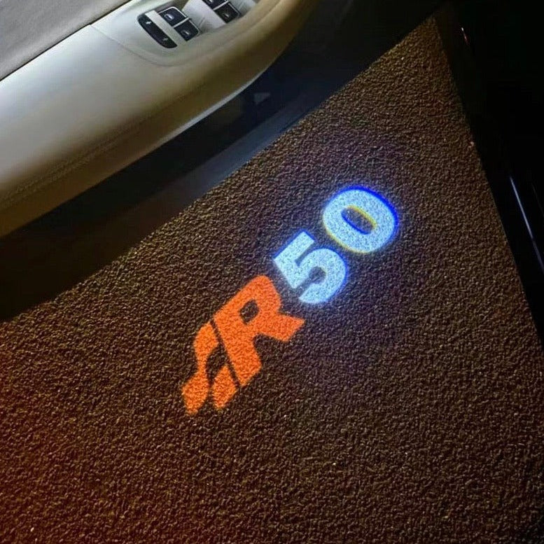 Volkswagen R50 Luces de puerta Logo Nr. 141 (cantidad 1 = 2 logotipos película / 2 luces de puerta)